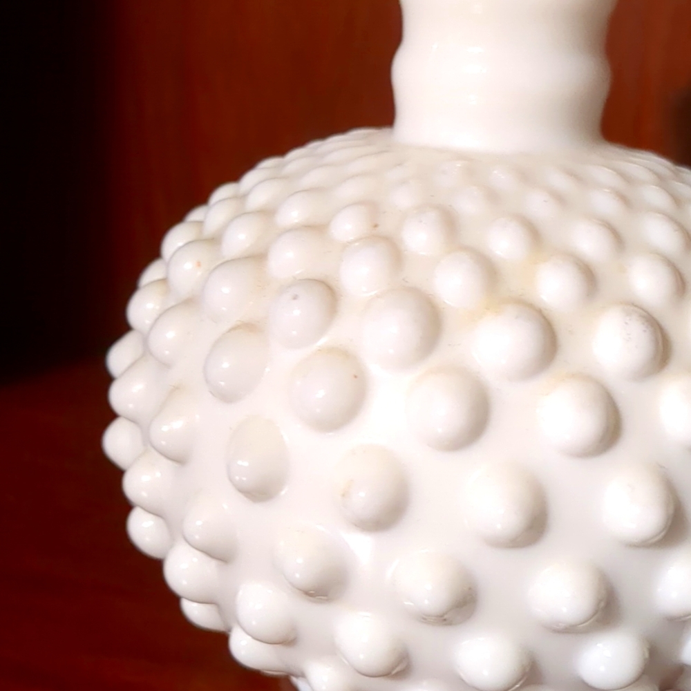 VINTAGE WHITE MILK GLASS - Picture 2 of 4